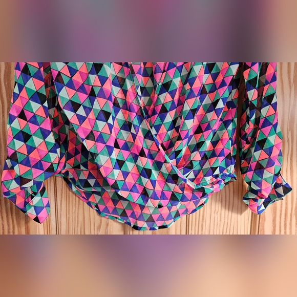 Decree Triangle Geometric Multicolor Sheer Wrap Blouse Bright Size Extra Small - Picture 7 of 8